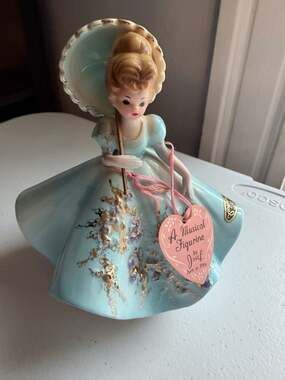 Vintage Josef Originals Music Box Figurine - Girl in Blue Dress with Parasol

KD